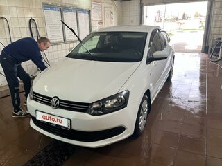 2014 Volkswagen Polo V, белый, 950000 рублей, вид 3