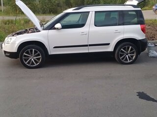 2012 Skoda Yeti I, белый, 1050000 рублей, вид 3