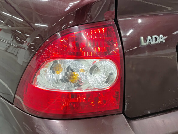 2011 Lada (ВАЗ) Priora I, красный, 220000 рублей - вид 9