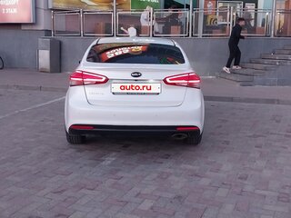 2017 Kia Cerato III Рестайлинг (Classic), белый, 1170000 рублей, вид 3