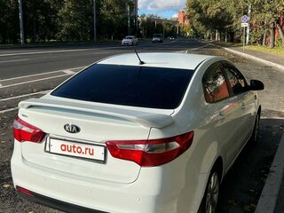 2013 Kia Rio 4-speed III, белый, 1030000 рублей, вид 5