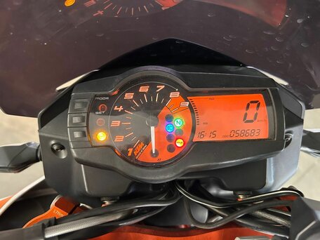2014 KTM 690 Duke R, белый, 333000 рублей, вид 4