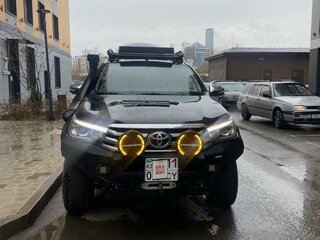 2015 Toyota Hilux VIII, чёрный, 3500000 рублей, вид 3