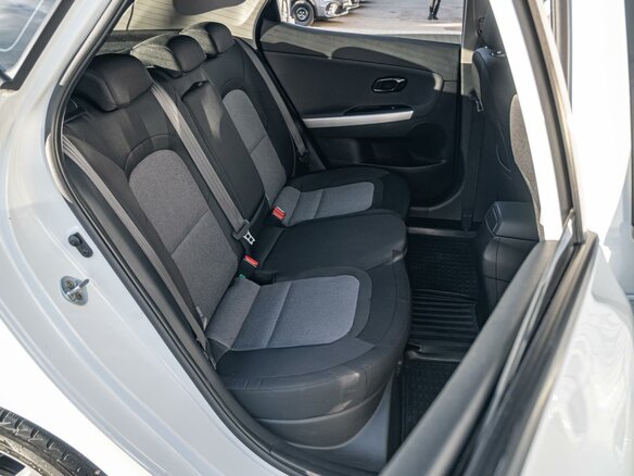 2017 Kia Ceed II Рестайлинг, белый, 1445000 рублей - вид 6