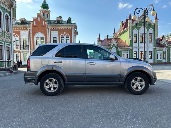 2002 Kia Sorento 4-speed I, серебристый, 460000 рублей - вид 1