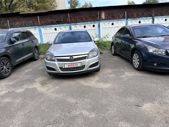 2010 Opel Astra H Рестайлинг, серебристый, 600000 рублей - вид 4
