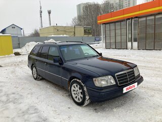 1995 Mercedes-Benz E-Класс 200 I (W124), синий, 750000 рублей, вид 4