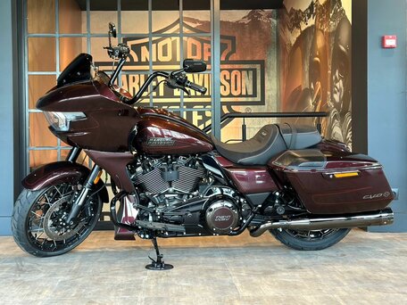 2024 Harley-Davidson CVO Road Glide, пурпурный, 6350000 рублей, вид 3