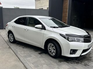 2013 Toyota Corolla XI (E160, E170, E180), белый, 1550000 рублей, вид 1