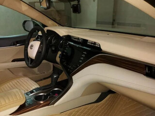 2018 Toyota Camry VIII (XV70), белый, 3350000 рублей, вид 3