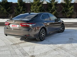 2022 Toyota Camry VIII (XV70) Рестайлинг, коричневый, 3650000 рублей, вид 5