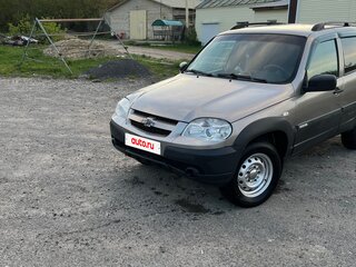 2017 Chevrolet Niva I Рестайлинг, серый, 650000 рублей, вид 1