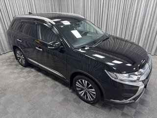 2020 Mitsubishi Outlander III Рестайлинг 3, чёрный, 2630000 рублей, вид 4