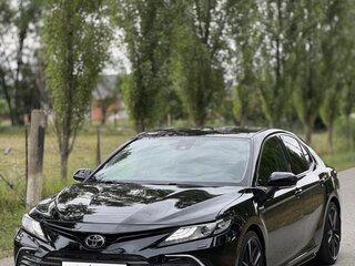 2020 Toyota Camry VIII (XV70) Рестайлинг, чёрный, 2950000 рублей, вид 1