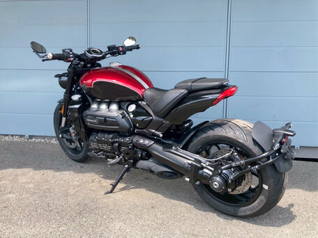 2025 Triumph Rocket III, красный, 2600000 рублей, вид 2