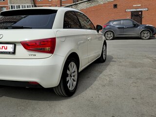 2010 Audi A1 I (8X), бежевый, 980000 рублей, вид 4