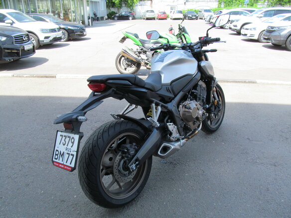 2018 Honda CB 650R, серый - вид 4