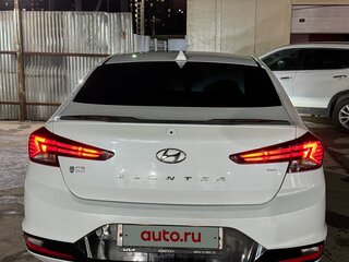 2018 Hyundai Elantra VI (AD) Рестайлинг, белый, 1300000 рублей, вид 2