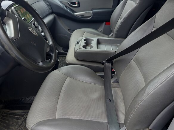 2011 Hyundai Grand Starex, чёрный, 1350000 рублей - вид 5