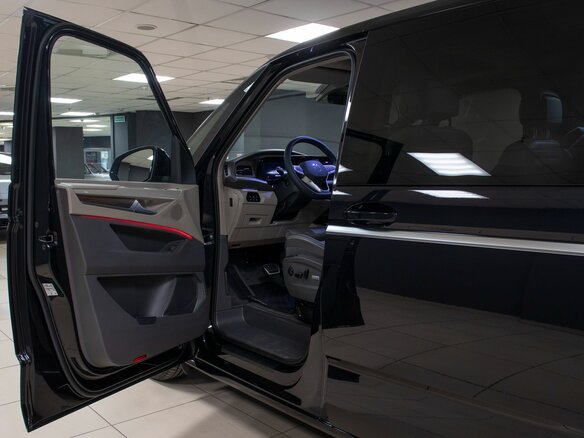 2024 Volkswagen Multivan Long T7, чёрный, 9110521 рублей - вид 6