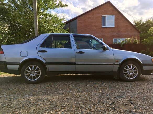 1992 Saab 9000 I Рестайлинг, серебристый - вид 4