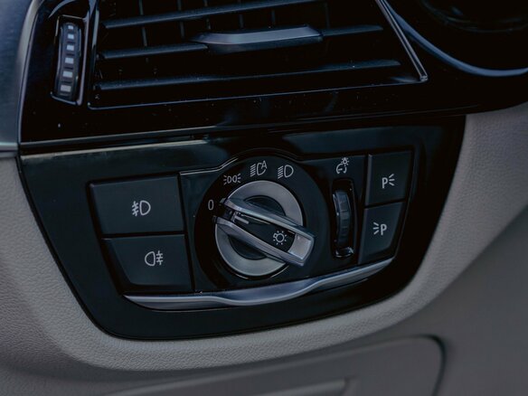 2019 BMW 5 серии 520d xDrive VII (G30/G31/G38), серый, 2795000 рублей - вид 20
