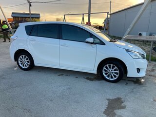 2014 Toyota Verso I Рестайлинг, белый, 1650000 рублей, вид 3
