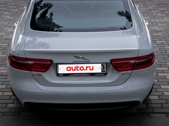2016 Jaguar XE EcoBoost I, белый, 1800000 рублей - вид 12