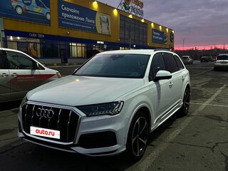 2020 Audi Q7 45 TDI II (4M) Рестайлинг, белый, 5700000 рублей, вид 2