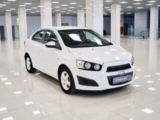 2013 Chevrolet Aveo II, белый, 610000 рублей, вид 3