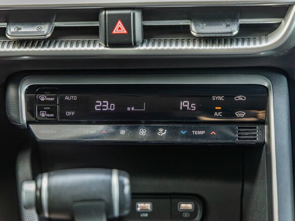 2022 Kia K5 III, белый, 2448000 рублей - вид 24