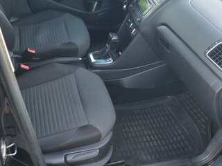 2010 Volkswagen Polo V, чёрный, 500000 рублей, вид 3