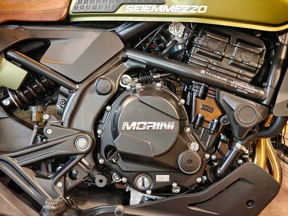 2026 Moto Morini Seiemmezzo SCR, зелёный, 744900 рублей - вид 9