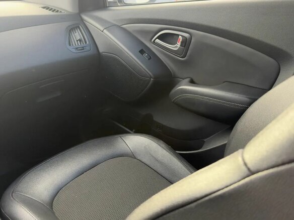 2014 Hyundai ix35 I Рестайлинг, серебристый, 1450000 рублей - вид 16