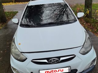 2013 Hyundai Solaris I, белый, 400000 рублей, вид 1