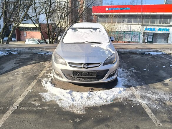 2013 Opel Astra J Рестайлинг, серебристый, 800000 рублей - вид 6