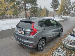 2018 Honda Fit III Рестайлинг, серый, 1480000 рублей, вид 4