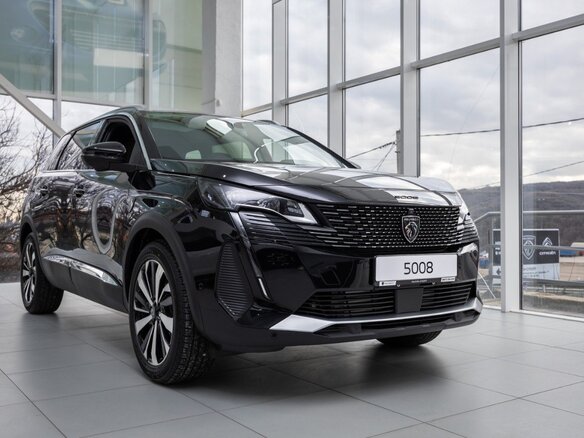 2026 Peugeot 5008 II Рестайлинг, чёрный, 4899000 рублей