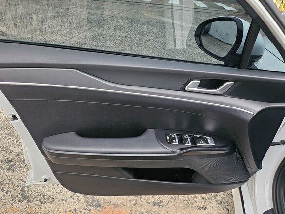 2023 Kia K5 LPi III, белый, 2052000 рублей - вид 16
