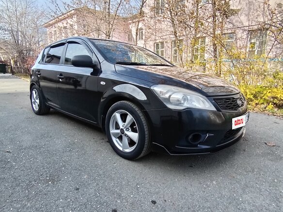 2011 Kia Ceed I Рестайлинг, чёрный, 780000 рублей - вид 2