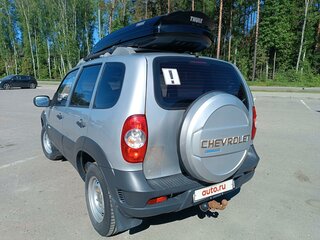 2012 Chevrolet Niva I Рестайлинг, серебристый, 735000 рублей, вид 4