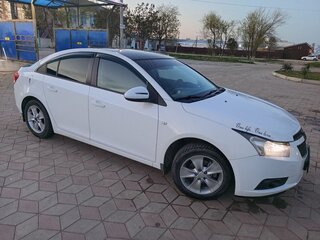 2011 Chevrolet Cruze I, белый, 800000 рублей, вид 3