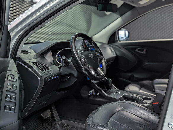2014 Hyundai ix35 I Рестайлинг, серебристый, 1490000 рублей - вид 8