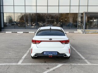 2021 Kia Rio IV Рестайлинг, белый, 1330000 рублей, вид 4
