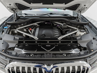 2022 BMW X7 40d I (G07), белый, 9900000 рублей, вид 4