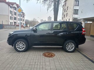 2013 Toyota Land Cruiser Prado 150 Series Рестайлинг 1, чёрный, 3500000 рублей, вид 5