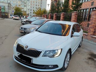 2015 Skoda Superb II Рестайлинг, белый, 1500000 рублей, вид 3