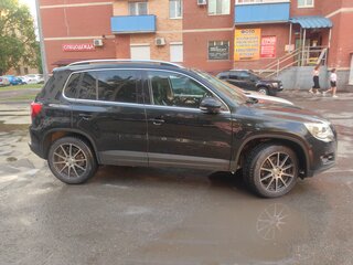 2011 Volkswagen Tiguan I, чёрный, 1330000 рублей, вид 2