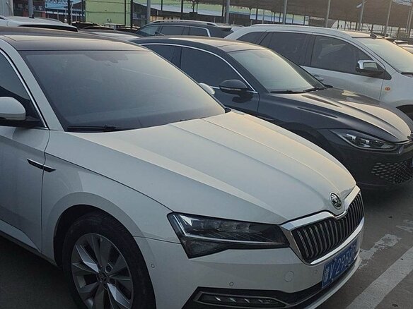 2021 Skoda Superb III Рестайлинг, чёрный, 2200000 рублей - вид 2