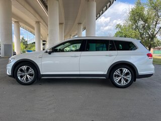 2019 Volkswagen Passat Alltrack DSG7 B8, белый, 2990000 рублей, вид 3